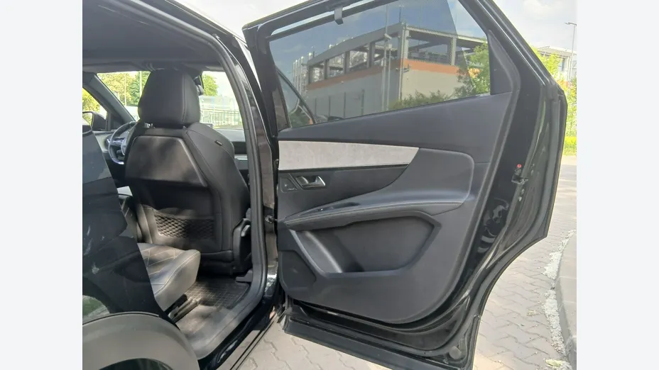 PEUGEOT 5008 -