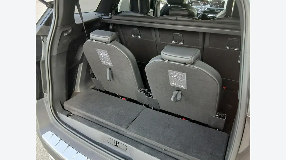 PEUGEOT 5008 -