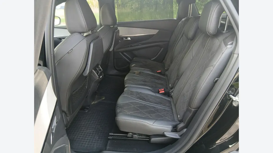 PEUGEOT 5008 -