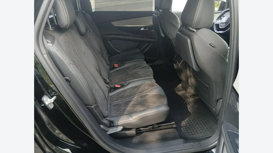 PEUGEOT 5008 -