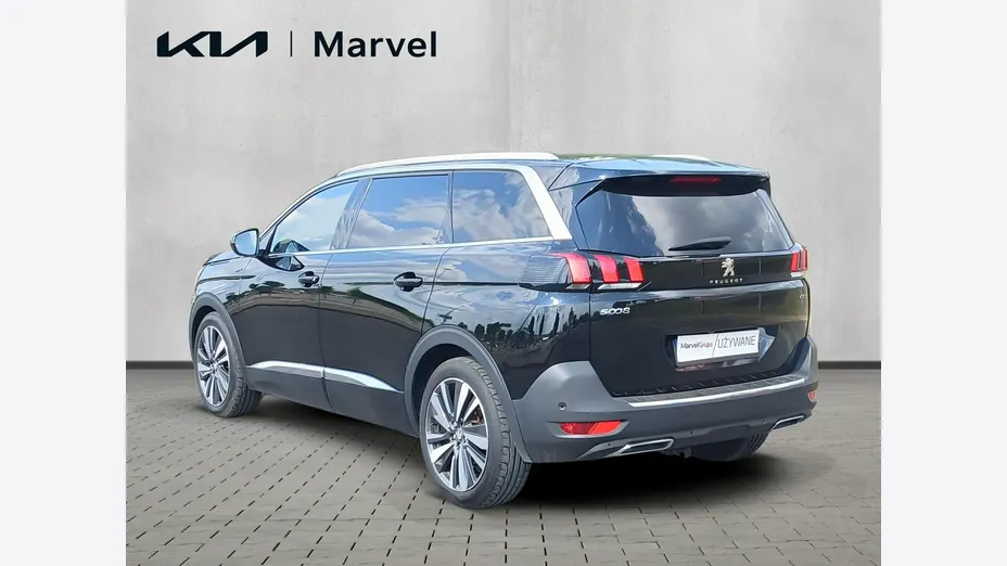 PEUGEOT 5008 -