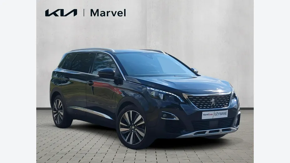 PEUGEOT 5008 -