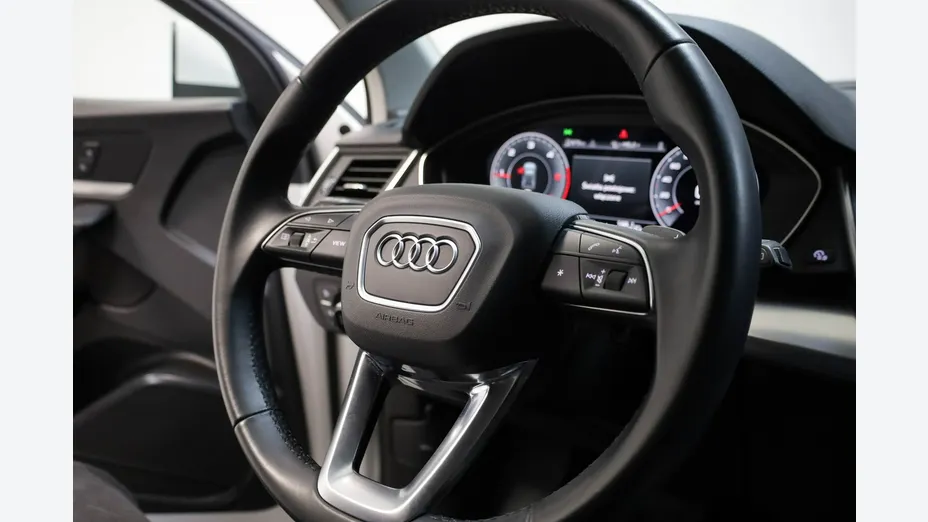 AUDI Q5 -