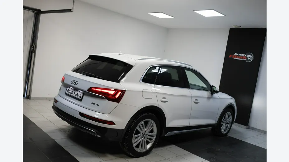 AUDI Q5 -