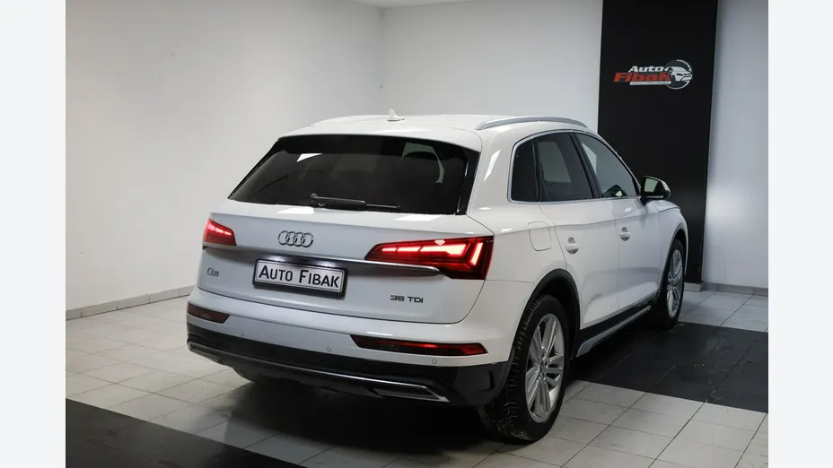 AUDI Q5 -