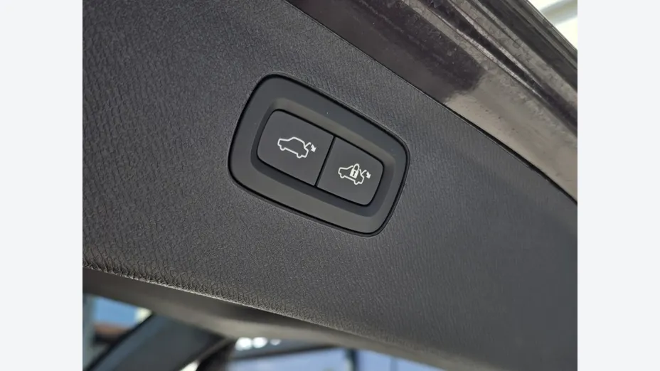 VOLVO XC90 -