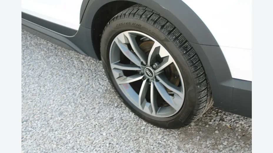 AUDI A4 -