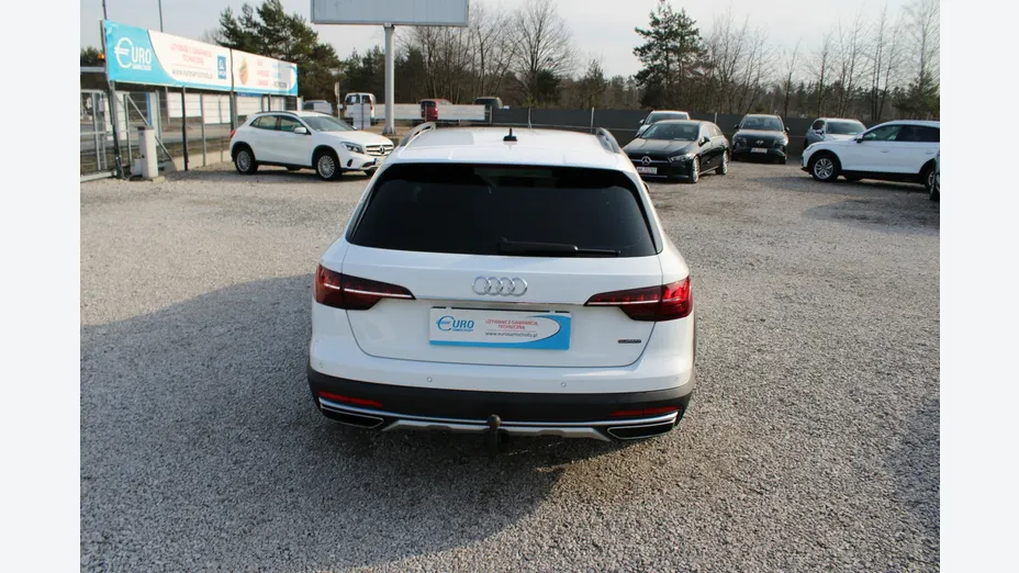 AUDI A4 -