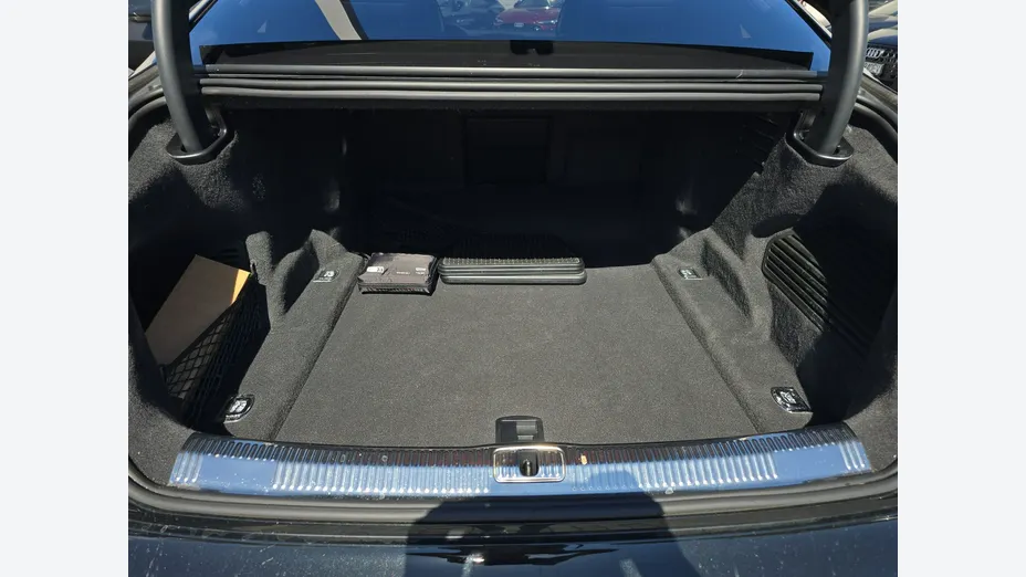 AUDI A8 -