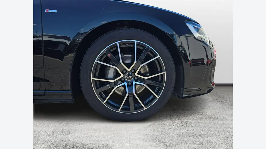 AUDI A8 -