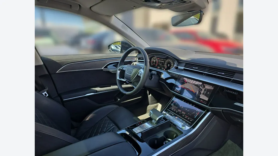 AUDI A8 -