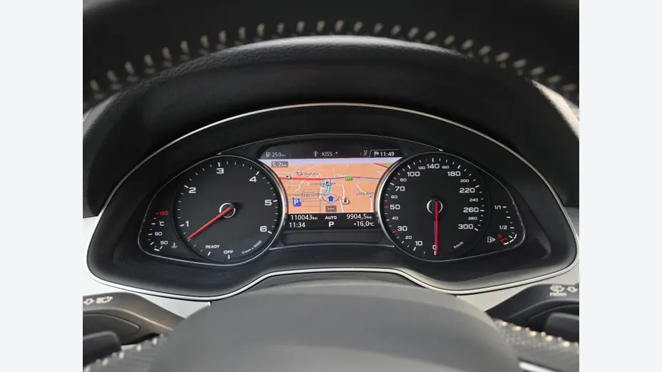 AUDI Q7 -