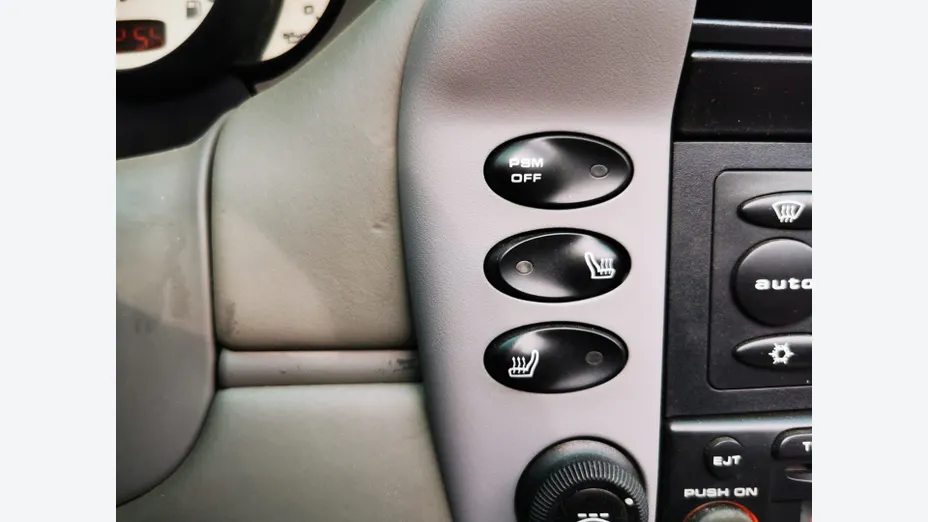 PORSCHE 911 -