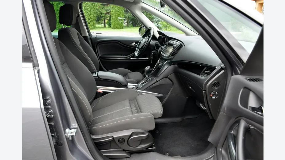 OPEL Zafira -