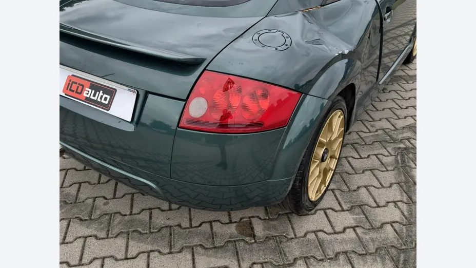 AUDI TT -