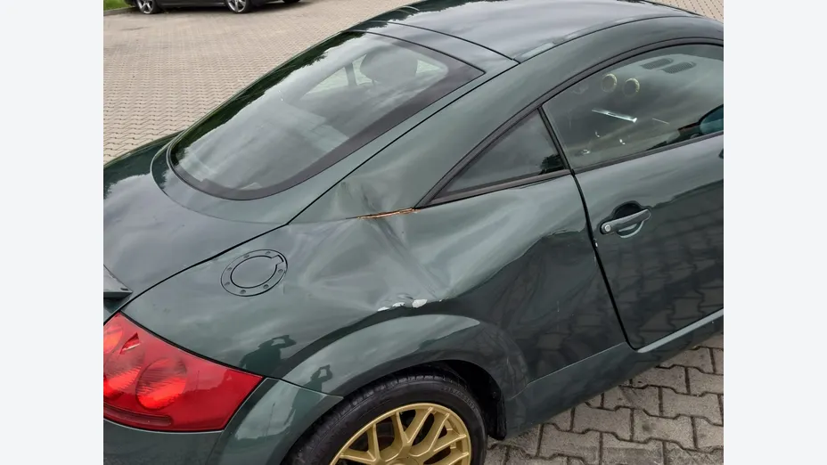 AUDI TT -