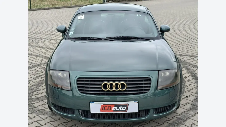 AUDI TT -