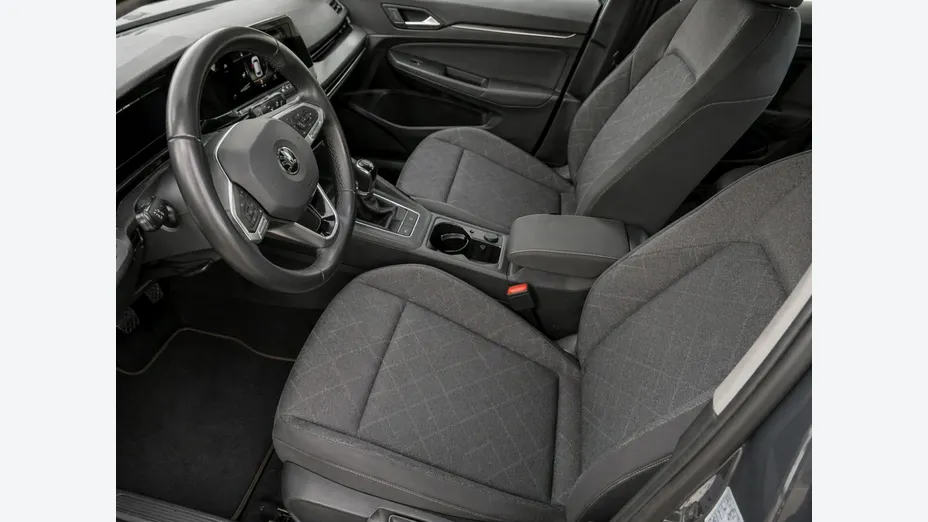 VOLKSWAGEN Golf -