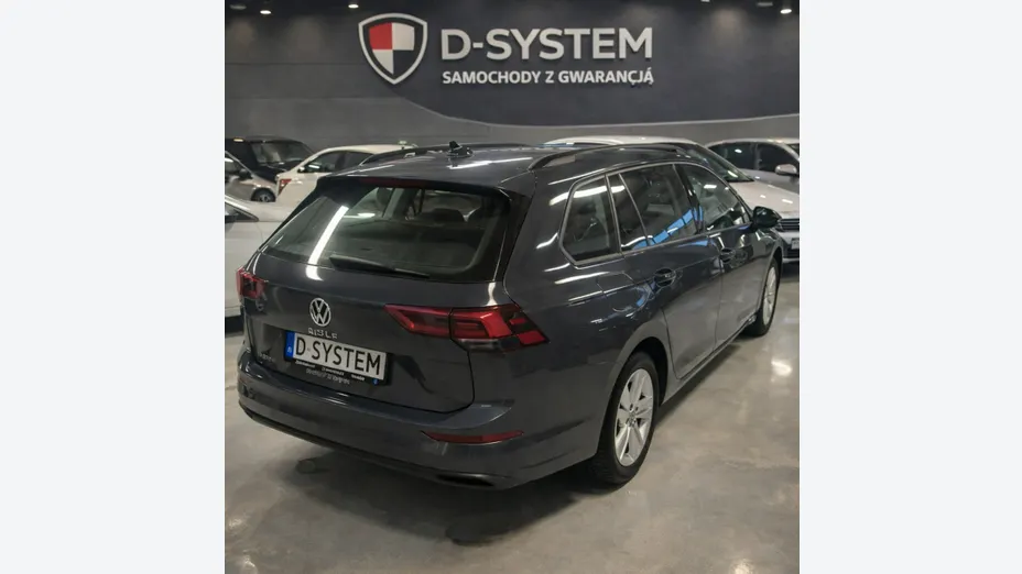 VOLKSWAGEN Golf -