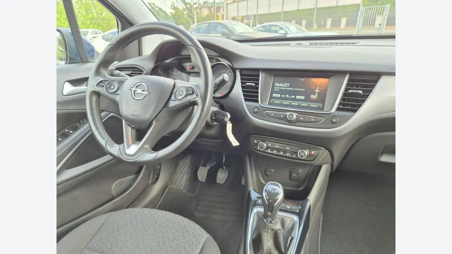 OPEL Crossland X -
