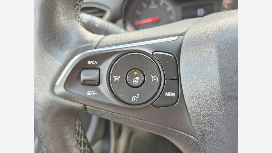 OPEL Crossland X -