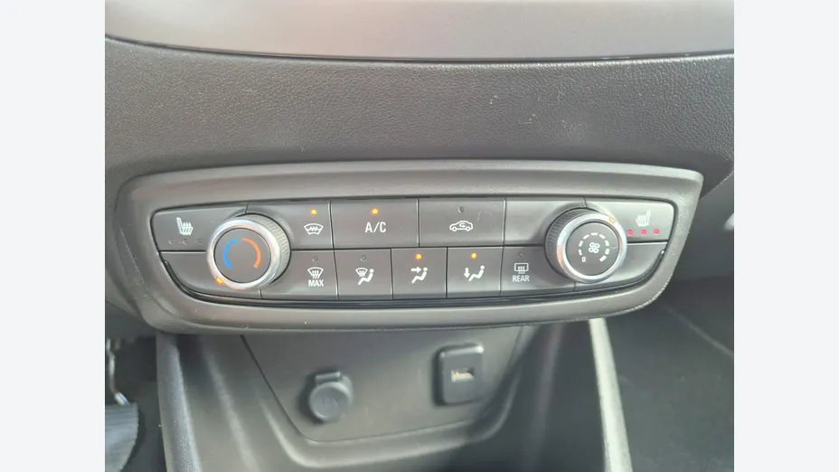 OPEL Crossland X -