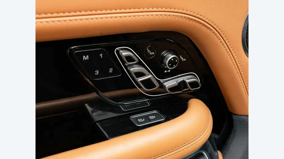 LAND ROVER Range Rover -