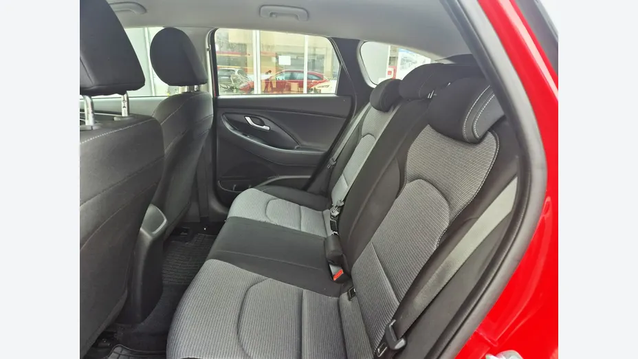 HYUNDAI i30 -
