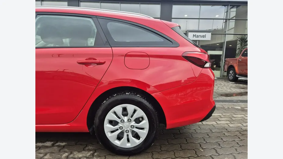 HYUNDAI i30 -