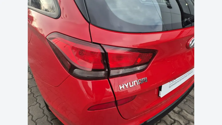 HYUNDAI i30 -
