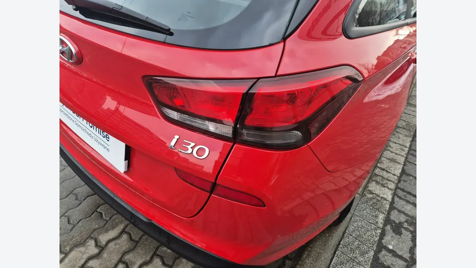 HYUNDAI i30 -