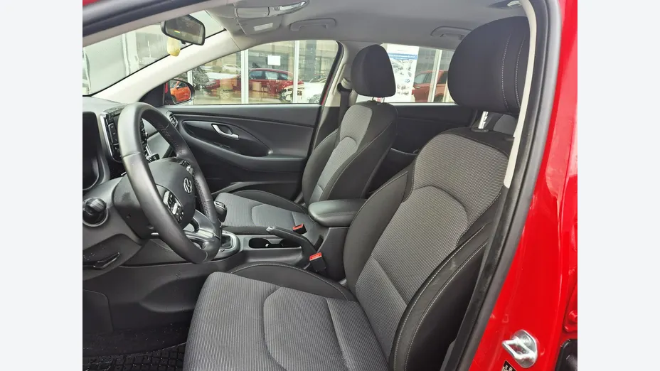 HYUNDAI i30 -