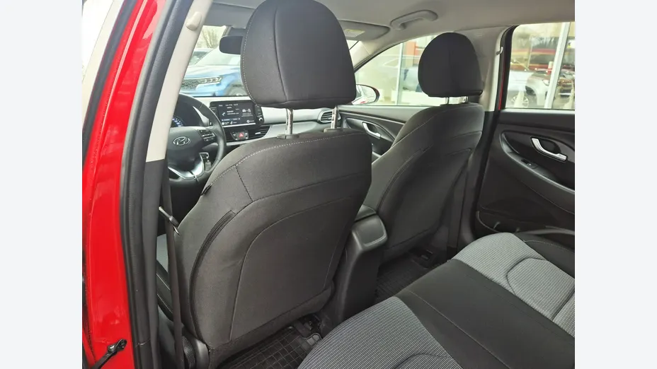 HYUNDAI i30 -
