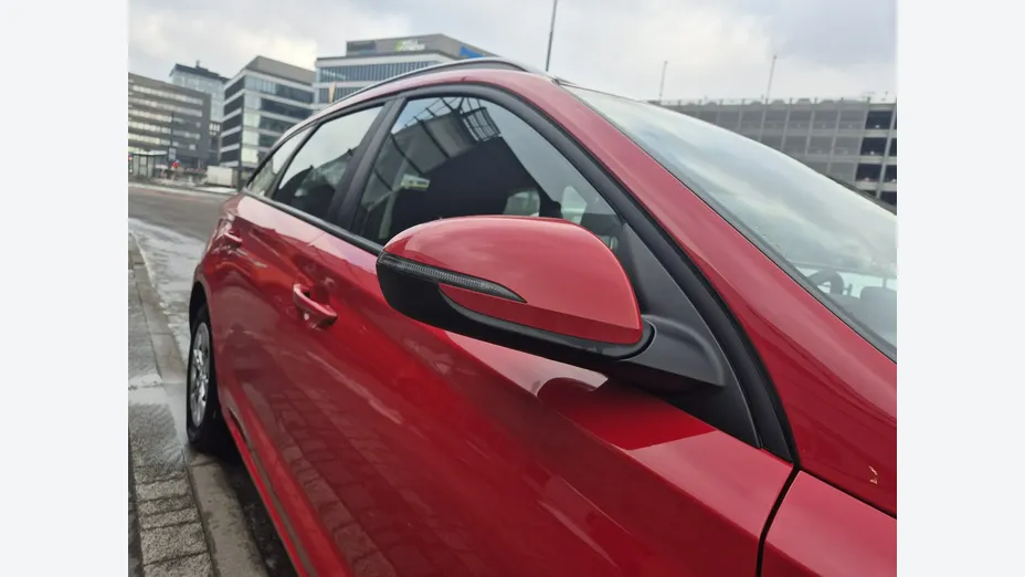 HYUNDAI i30 -
