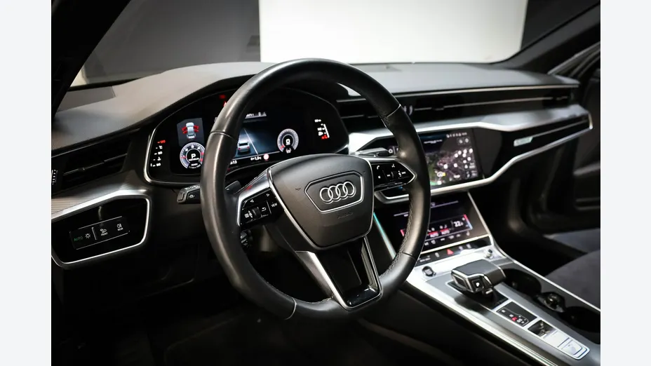 AUDI A6 -