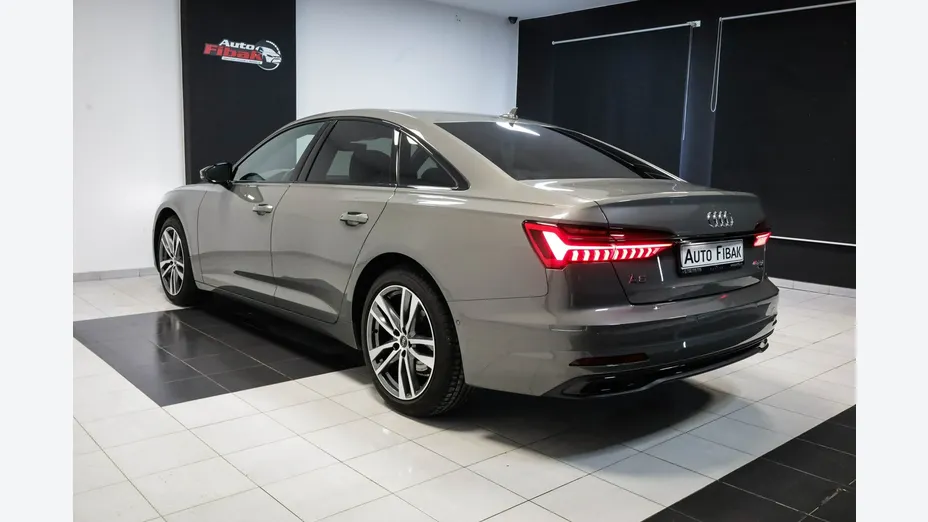AUDI A6 -