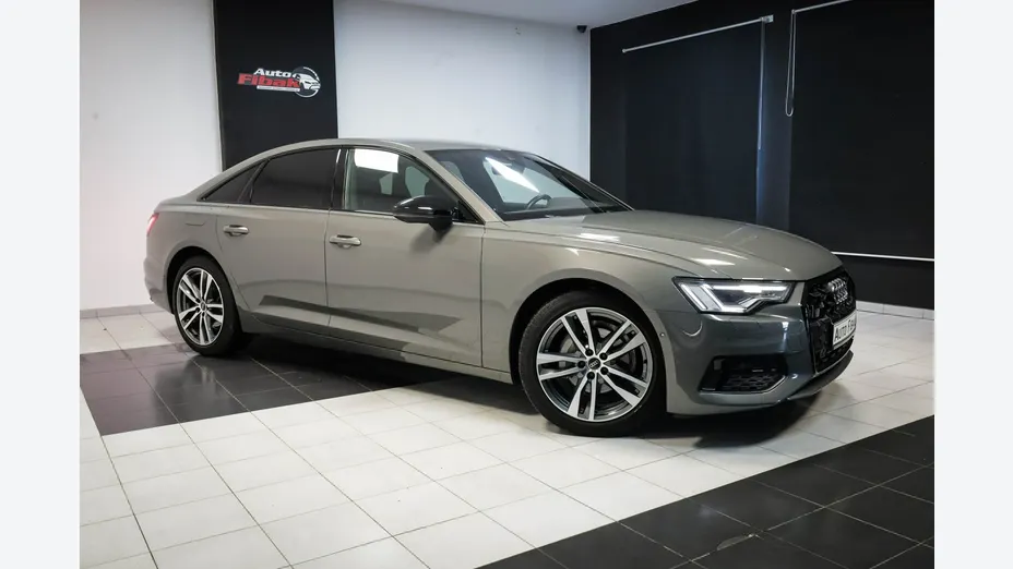 AUDI A6 -