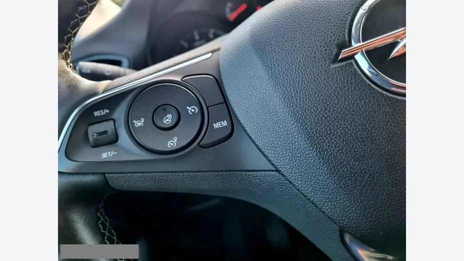 OPEL Crossland X -