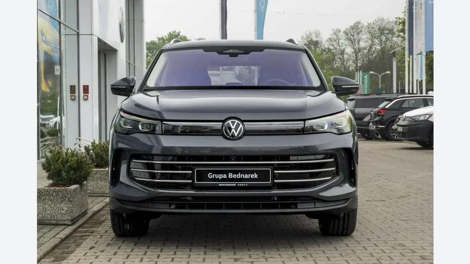 VOLKSWAGEN Tiguan -