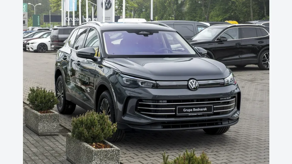 VOLKSWAGEN Tiguan -