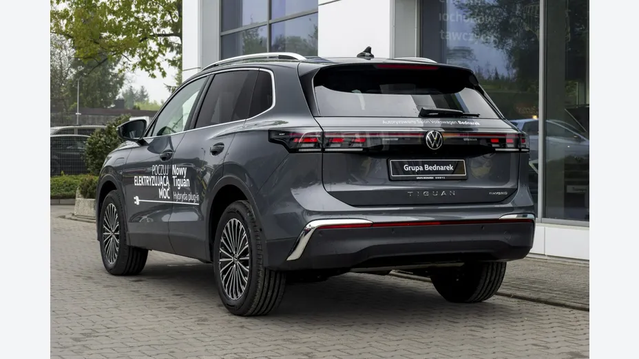 VOLKSWAGEN Tiguan -