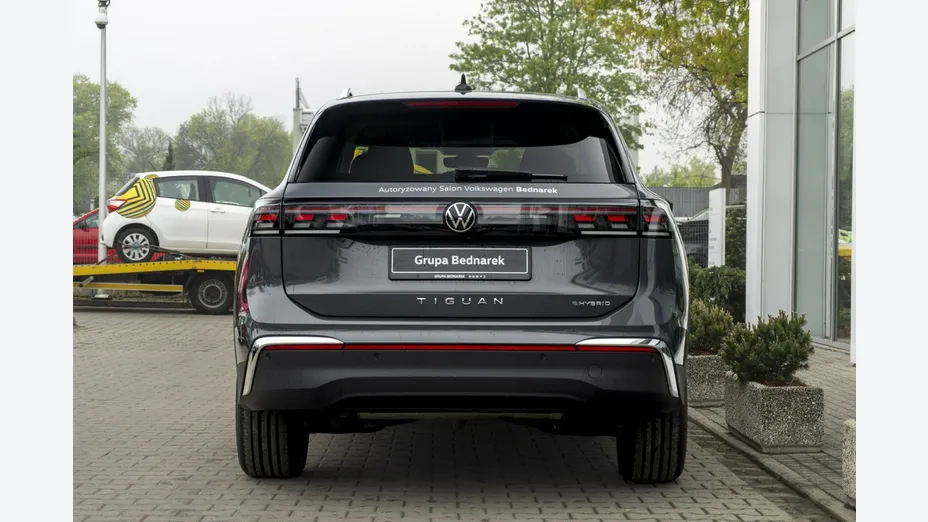 VOLKSWAGEN Tiguan -