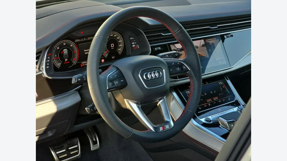 AUDI Q7 -