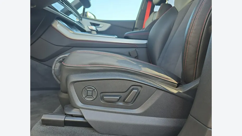 AUDI Q7 -
