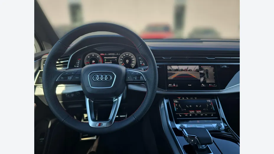 AUDI Q7 -