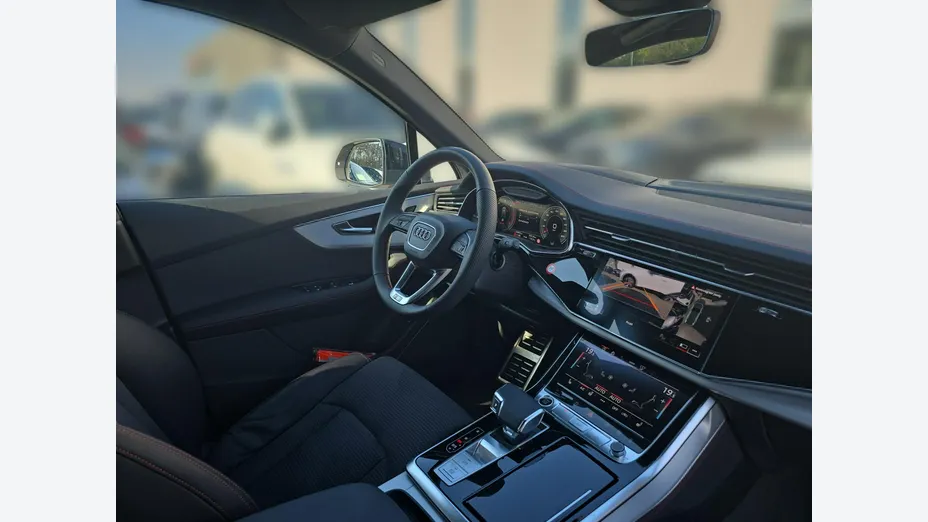AUDI Q7 -