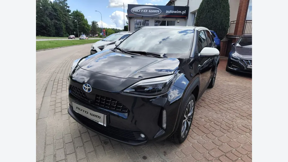 TOYOTA Yaris Cross -
