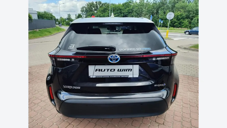 TOYOTA Yaris Cross -