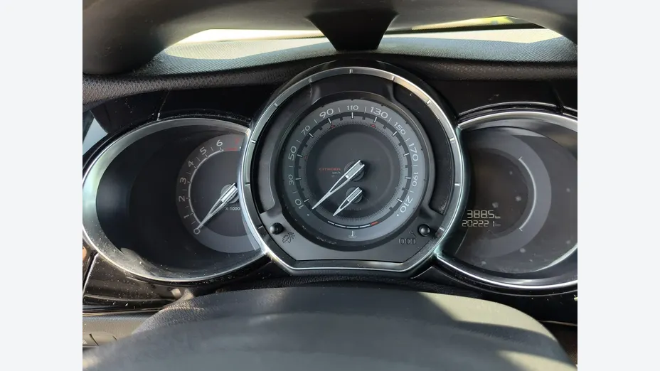 CITROEN DS3 -