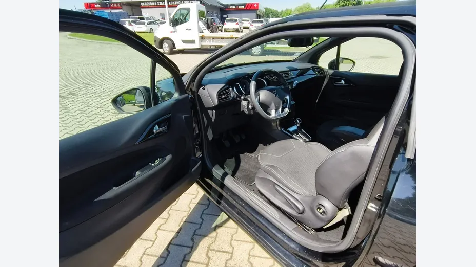 CITROEN DS3 -